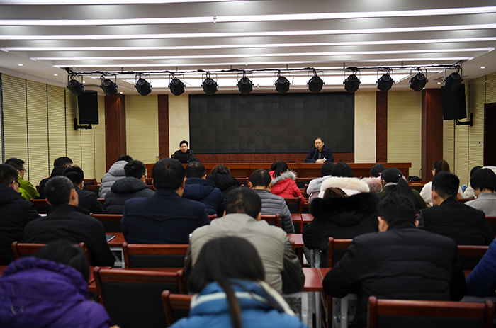 市城投公司組織員工學(xué)習(xí)“企業(yè)營(yíng)銷(xiāo)策略與方案”專(zhuān)題培訓(xùn)暨“基礎(chǔ)營(yíng)養(yǎng)學(xué)、常見(jiàn)運(yùn)動(dòng)損傷及病理學(xué)”公益講座